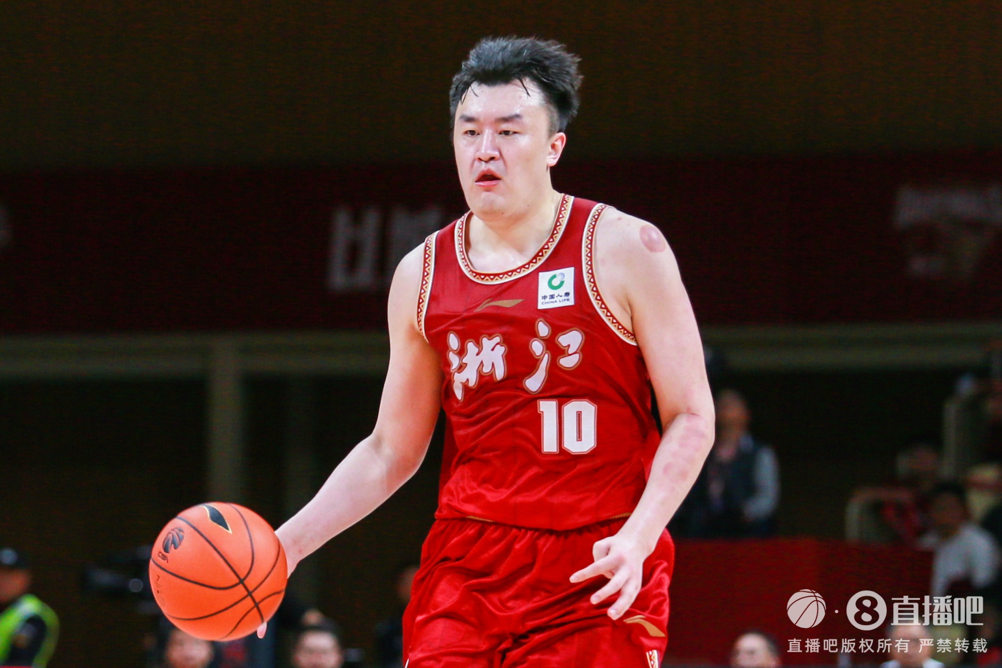 状态火热!刘泽一半场7投5中贡献11分9板0失误 正负值+15